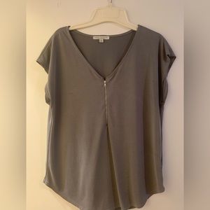 Grey short sleeve top